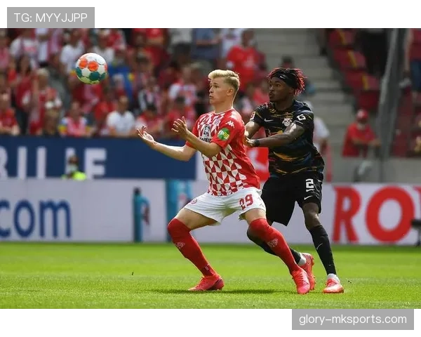 德甲劲旅锋线焕然一新，新援助球队状态回升，争冠前景备受瞩目