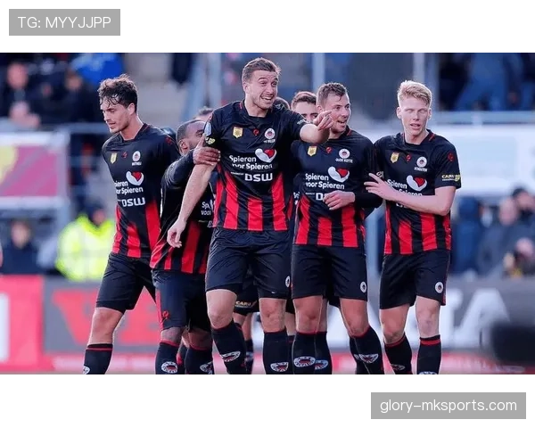 阿贾克斯强势崛起，荷甲争冠形势愈发激烈